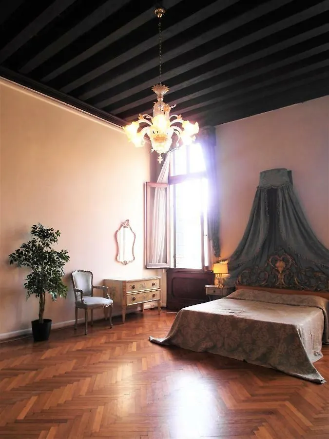 Noble Palace Grand Canal Hotel Venice Guest house