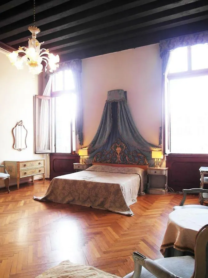 Noble Palace Grand Canal Hotel Venice 0*,  Italy