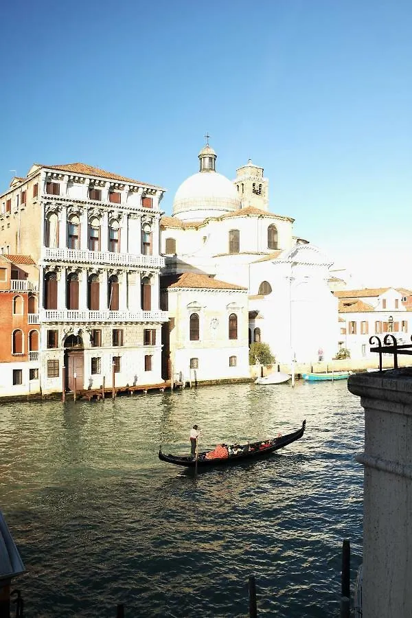 Noble Palace Grand Canal Hotel Venice